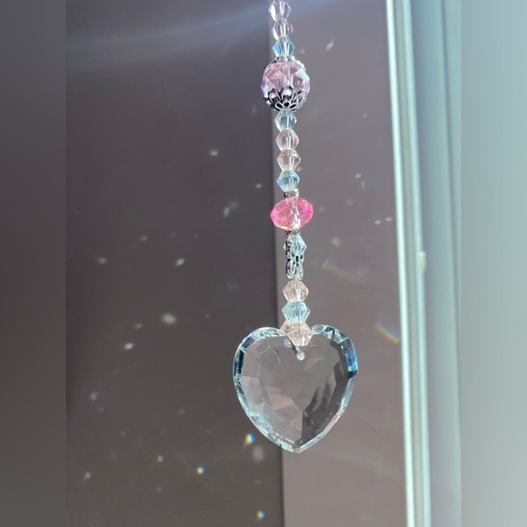 Other - 🟣2 for $25🟣 heart shaped suncatcher with pink and clear beads